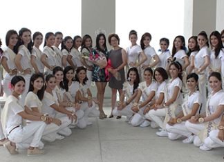 Contestants in the Miss Tiffany’s Universe beauty contest stopped by the Holiday Inn Pattaya for lunch hosted by the hotel recently. During a photo shoot, last year’s winner, Miss Sammy presented a bouquet to Jatuporn Phiukhao, Executive Assistant Manager of the hotel in appreciation of their hospitality.
